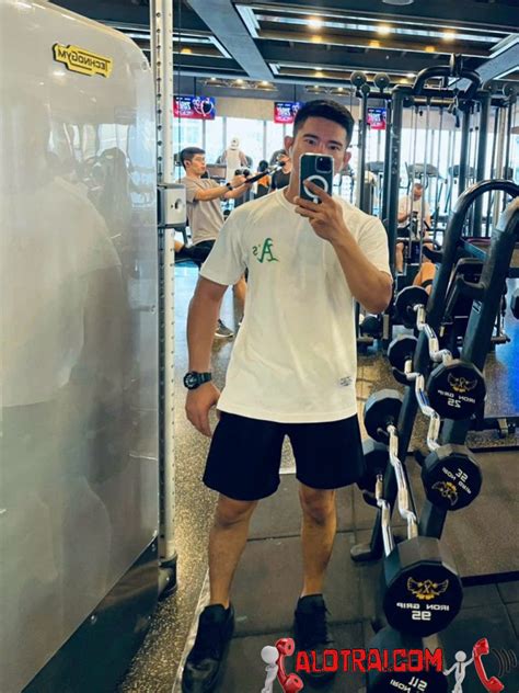 Boy gym cu bự dài đến cuống họng chịu chơi chịu hợp tác sex mọi tư thế Alotrai