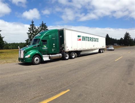 heartland express acquires interstate distributor  heavy duty trucking