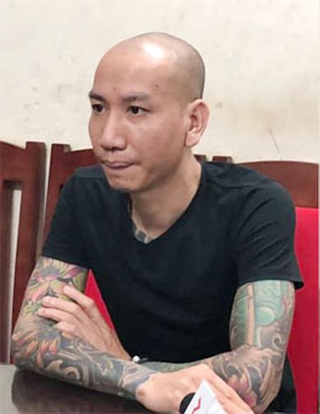 Phú Lê và đàn em trực tiếp hành hung mẹ và dì của hot girl xăm trổ Đào Chile bị khởi tố Báo