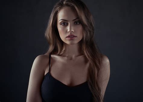 Portrait Face Brown Eyes Brunette Black Background Women Looking At Viewer HD Wallpaper