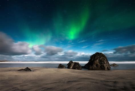 Aurore Boréale étoiles Et Lumière Du Nord Paysage De Nuit Longue