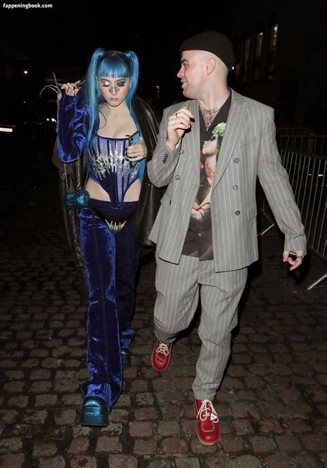 Ashnikko Nude OnlyFans Leaks Fappening Page FappeningBook