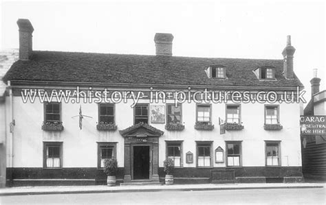 Street Scenes Great Britain England Essex Great Dunmow The Saracens House Hotel Gt