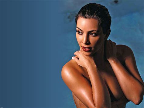 Curvaceous Kim Kardashian Shows Off Her Big Tits 16 Photos