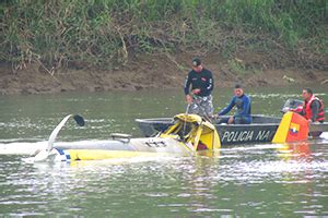 Polic A Nacional Explor Avioneta Que Cay Al R O Vinces Ministerio