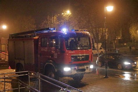 Po Ar Na Parkingu Przy Szkole Podejrzenie Podpalenia