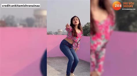 Indian Desi Girl Viral Video Dance On Roof Entertainment Viral Instagram In Jeans And Top Hot