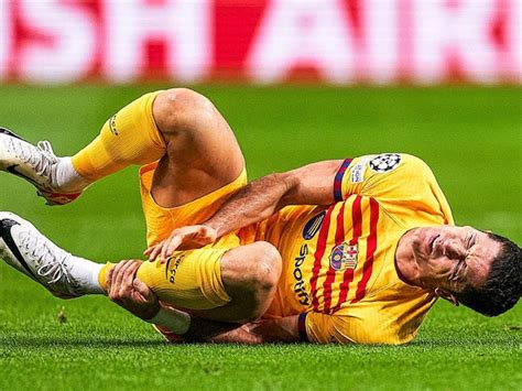 Lewandowski Doubtful For Barcelonas Next Game Following Ankle Injury