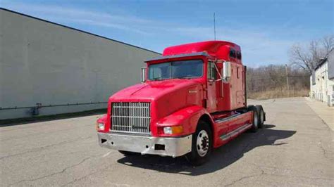 International 9400 (1995) : Sleeper Semi Trucks