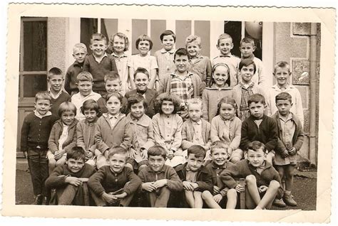 Photo de classe CM de 1963 école Communale De Saint Priest La Plaine