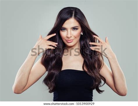 imágenes de Latina hair long Imágenes fotos y vectores de stock Shutterstock