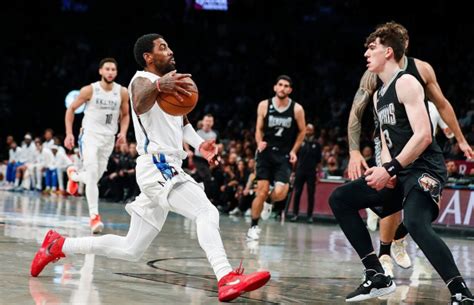 Сагсан бөмбөгийн тамирчин Кайри Ирвинг уучлалт гуйж, багтаа эргэн иржээ ...