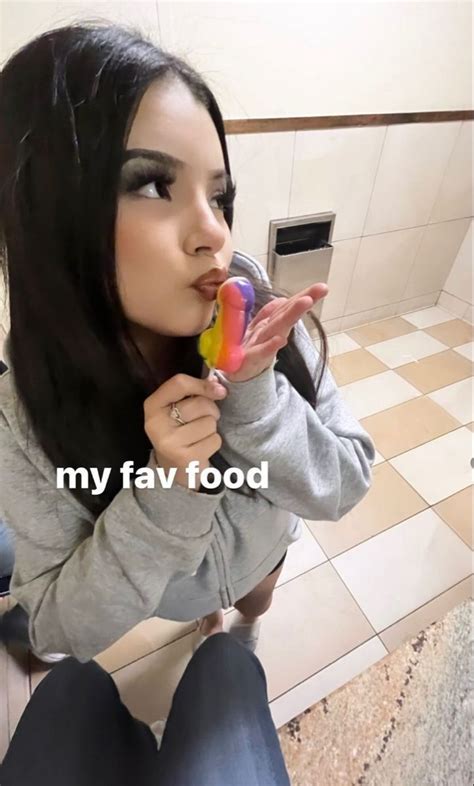 Pin By Sheldon Jackson On Quick Saves Latina Aesthetic Outfit Cute Poses For Pictures Cute