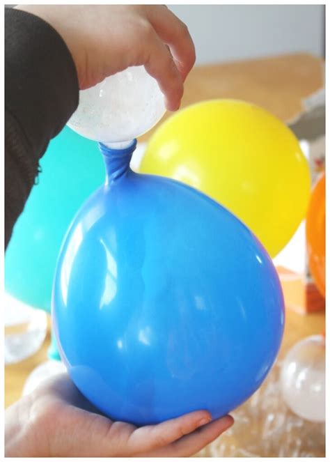 Balloon Baking Soda Vinegar Science Experiment for Kids