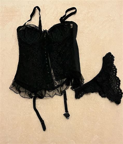 Conjunto Espartilho Preto Calcinha Fio Dental Lingerie Feminina Demillus Nunca Usado