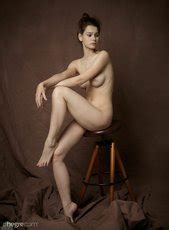 Superb Naked Babe Irina Telicheva Having Erotic Photoshoot Photos