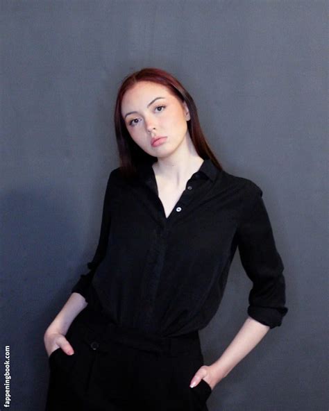 Quantum ASMR Nude OnlyFans Leaks Fappening Page FappeningBook