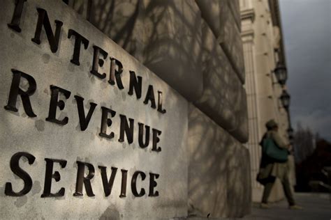 What time does the IRS update your refund status? | The US Sun