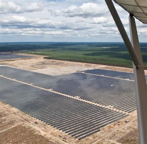 Stromproduktion Deutschlands größter Solarpark geht ans Netz WELT