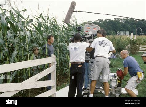 Mel Gibson Signs 2002 Photo Credit Touchstone The Hollywood