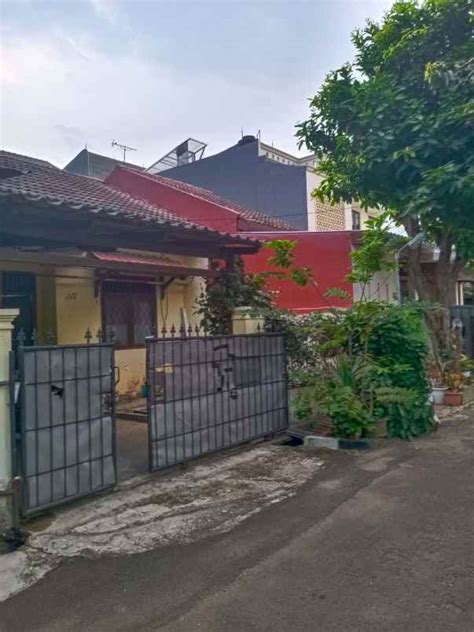 Rumah Nyaman Dan Asri Di Vila Dago Pamulang