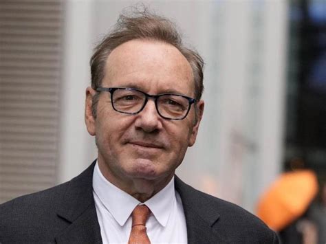 Termina primer día de juicio de Kevin Spacey