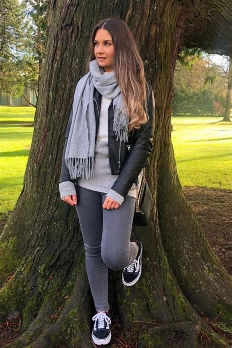 35 Cool Vans Outfit Ideas From School To Brunch And Work Itsallbee