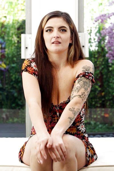 Harper Busty Babe Net Video Girls Hot Girls And Naked Babes At HottyStop