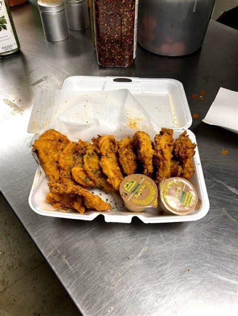 Crumpys Hot Wings Park Getwell 3950 Park Ave Memphis TN 38111 USA