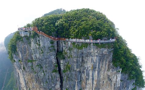 China's Latest Glass Walkway Is Terrifying!