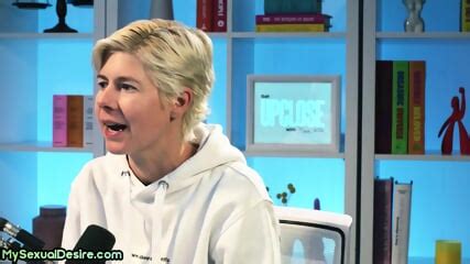 Inked MILF Pleasing Her Hairy Pussy In Solo Session