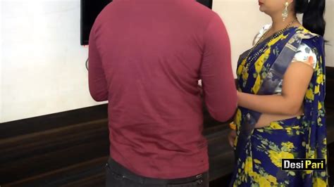 Bhabhi Seduces TV Mechanic For Sex With Clear Hindi Audio