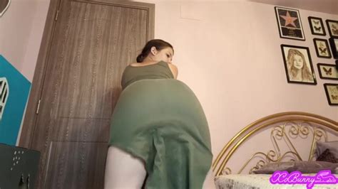 Farting And Shaking Ass In Long Green Dress ThisVid