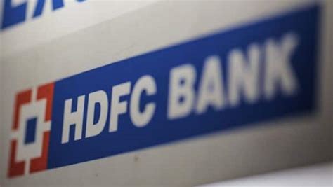 hdfc hdfc bank fall    shares turn  dividend