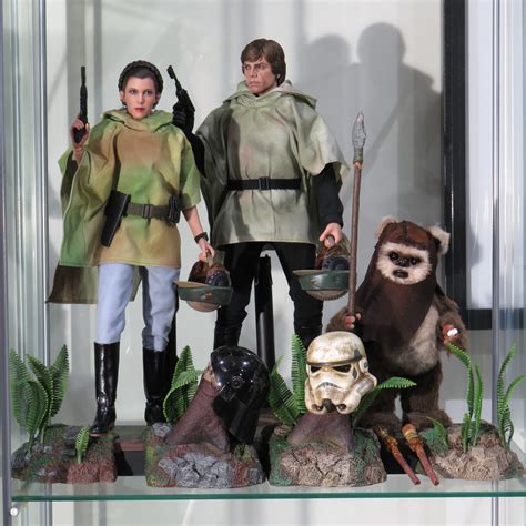 Kool Kollectibles Hot Toys Mms Princess Leia And Wicket