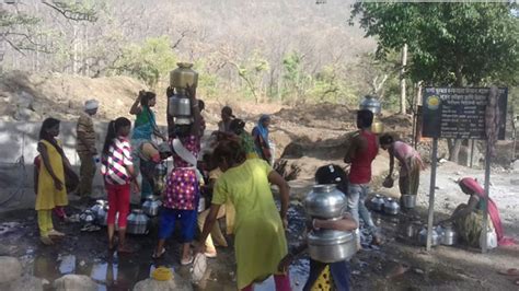 मेळघाटात भीषण पाणीटंचाई सात गावांमध्‍ये टँकर In Amravati Severe Water