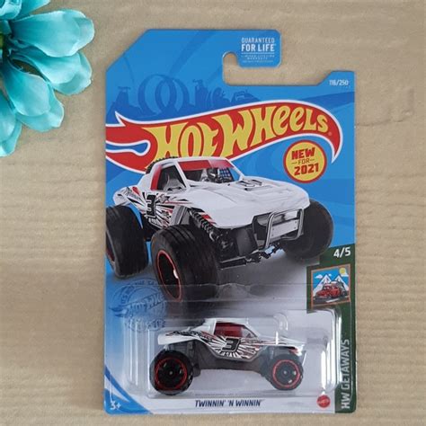 Mattel Toys Hot Wheels Twinnin N Winnin White Hw Getaways Collection Poshmark