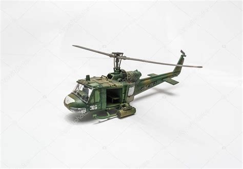 Modelo Plasitc Del Helic Ptero The Bell Uh Iroquois Al Servicio Del