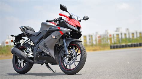 Yamaha YZF R15 V3 2018 Price Mileage Reviews Specification