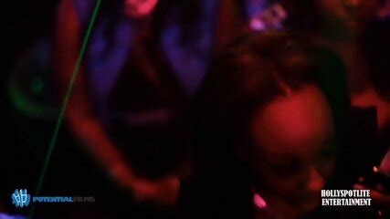 BOOTY SHAKING STRIPPERS HOT THOT TWERKING DANCING MUSIC VIDEO