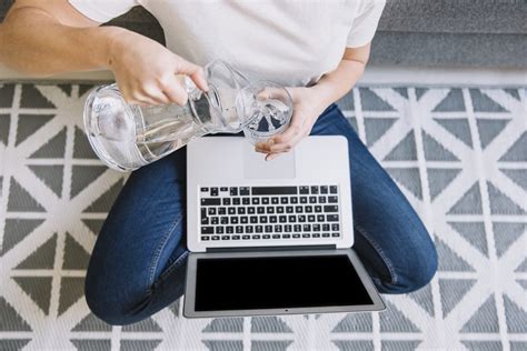 how to fix laptop from water damage