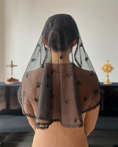 Filia Dei Veils