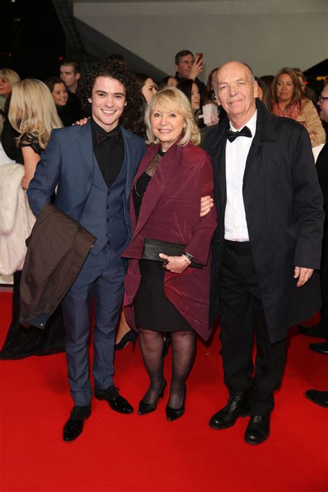 Eastenders Spoiler Aunt Babe S Les Coker Blackmail To Be Exposed Tv