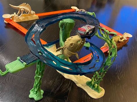 Hot Wheels Mega Dino Challenge Und Bahn Kaufen Auf Ricardo