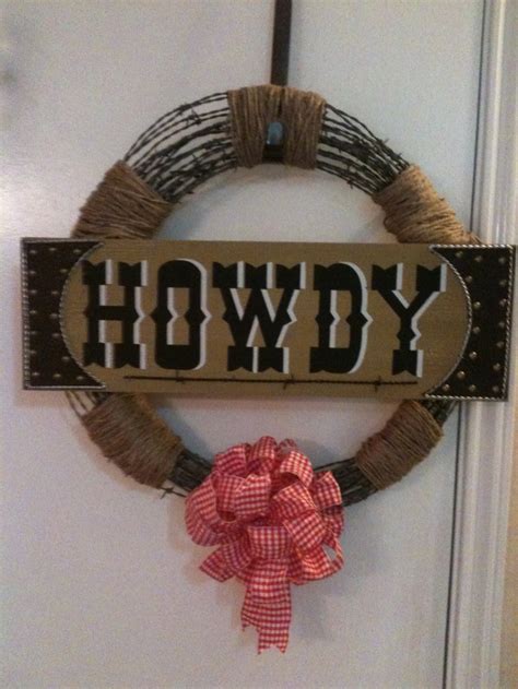 Barbed wire wreath | Wire crafts, Moms crafts, Crafts