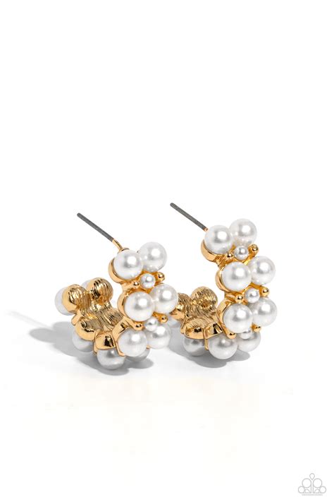 Paparazzi Accessories: White Collar Wardrobe - Gold | Paparazzi Accessories