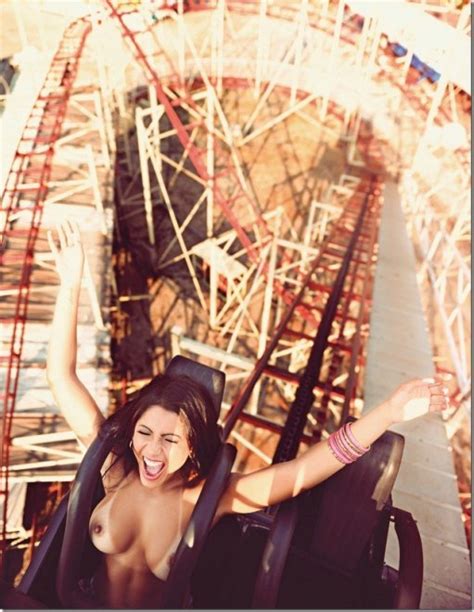 Perfect Tits On The Rollercoaster Porno Fotos