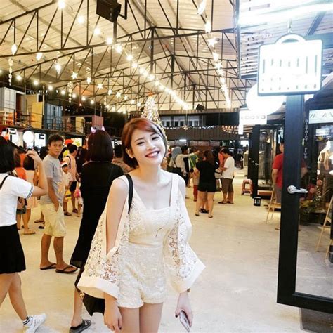 4 năm sau khi kết hôn hot girl từng nổi đình đám Đông Nam Á nay đã trở thành hot mom sang chảnh