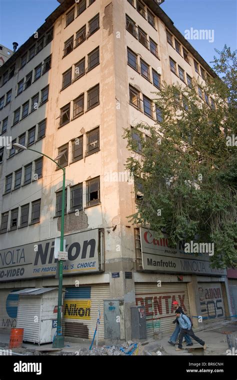 Mexico City 1985 Earthquake damage Stock Photo - Alamy