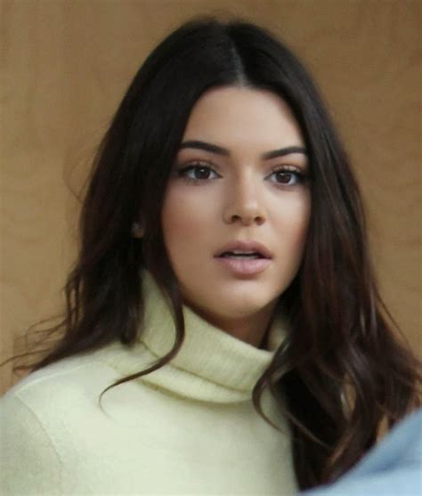 Gorgeous Babe Kendall Jenner Outside The E Entertainment Building In Los Angeles Celebs Funda